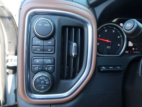 Used 2023 Chevrolet Silverado 2500 High Country w/ Z71 Off-Road Package AWD/4WD image 20