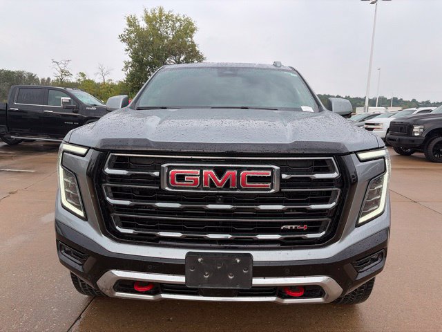 Used 2025 GMC Yukon AT4 AWD/4WD image 8