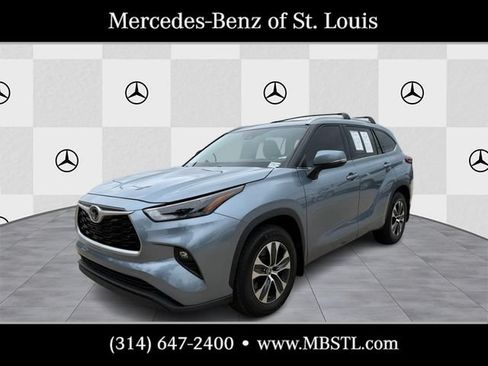 Used 2022 Toyota Highlander XLE FWD image 5