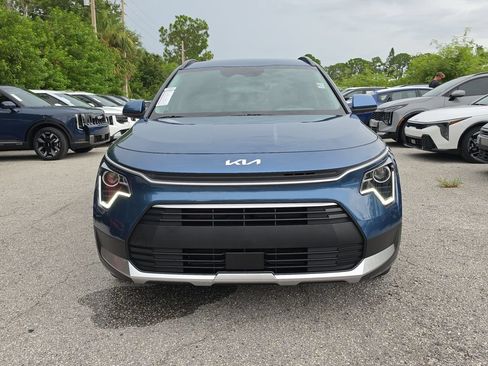 New 2026 Kia Niro EX FWD image 3