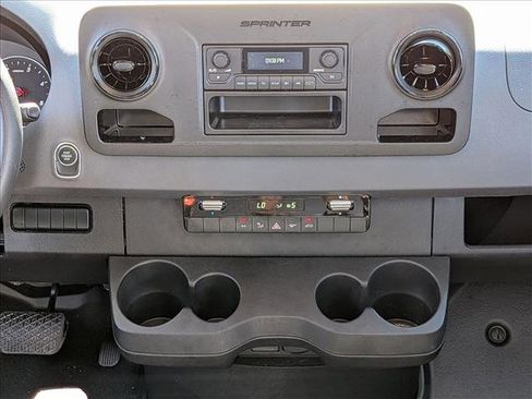 Used 2024 Mercedes-Benz Sprinter 2500 image 10