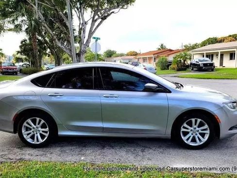 Used 2015 Chrysler 200 S FWD image 8