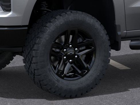 New 2026 Chevrolet Silverado 1500 Custom Trail Boss w/ LPO, Dark Essentials Package image 9