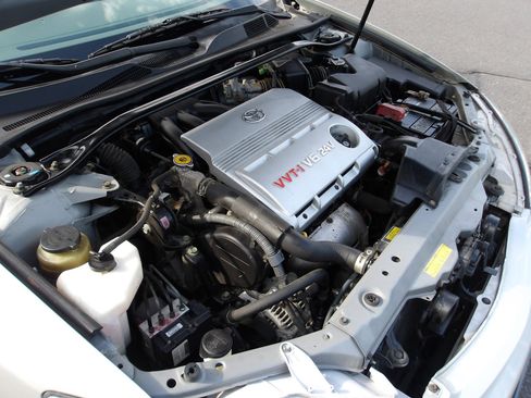 Used 2004 Toyota Camry XLE image 16