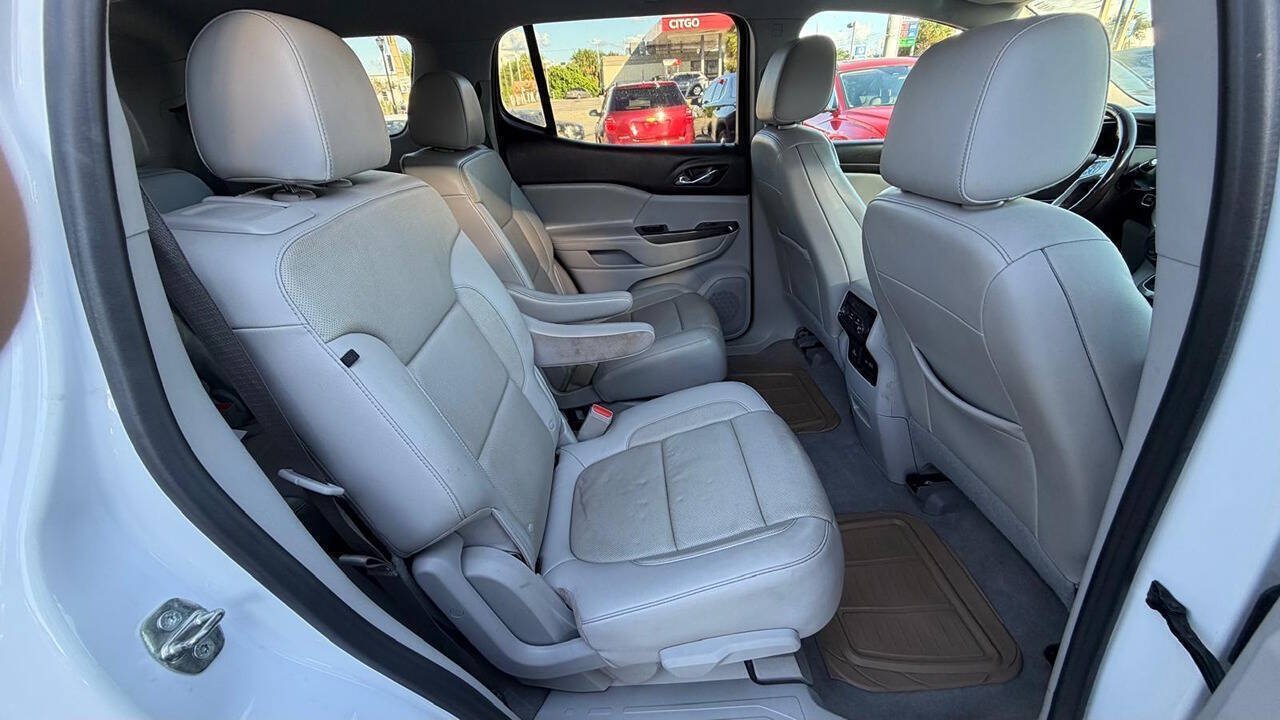 Used 2020 GMC Acadia SLT w/ Driver Alert Package II FWD image 16