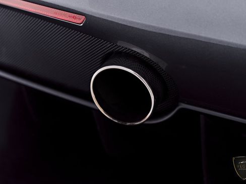 Used 2018 Ferrari 488 GTB RWD image 34