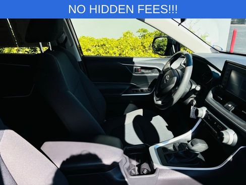 Used 2019 Toyota RAV4 LE image 17