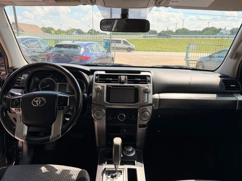 Used 2016 Toyota 4Runner SR5 AWD/4WD image 17