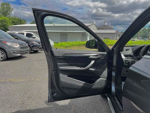 Used 2018 BMW X1 xDrive28i image 11