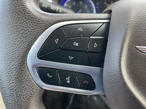 Used 2018 Chrysler Pacifica Touring Plus FWD image 14