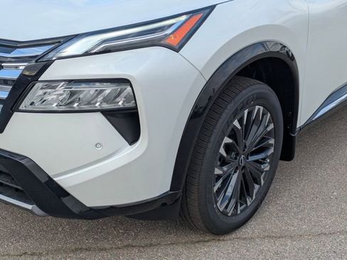 New 2026 Nissan Rogue Platinum w/ Tech Package AWD/4WD image 9