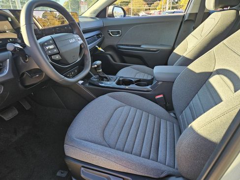 New 2025 Kia K4 EX image 7