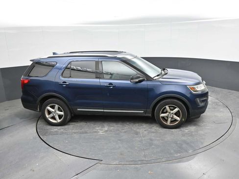 Used 2016 Ford Explorer XLT w/ Equipment Group 202A AWD/4WD image 20