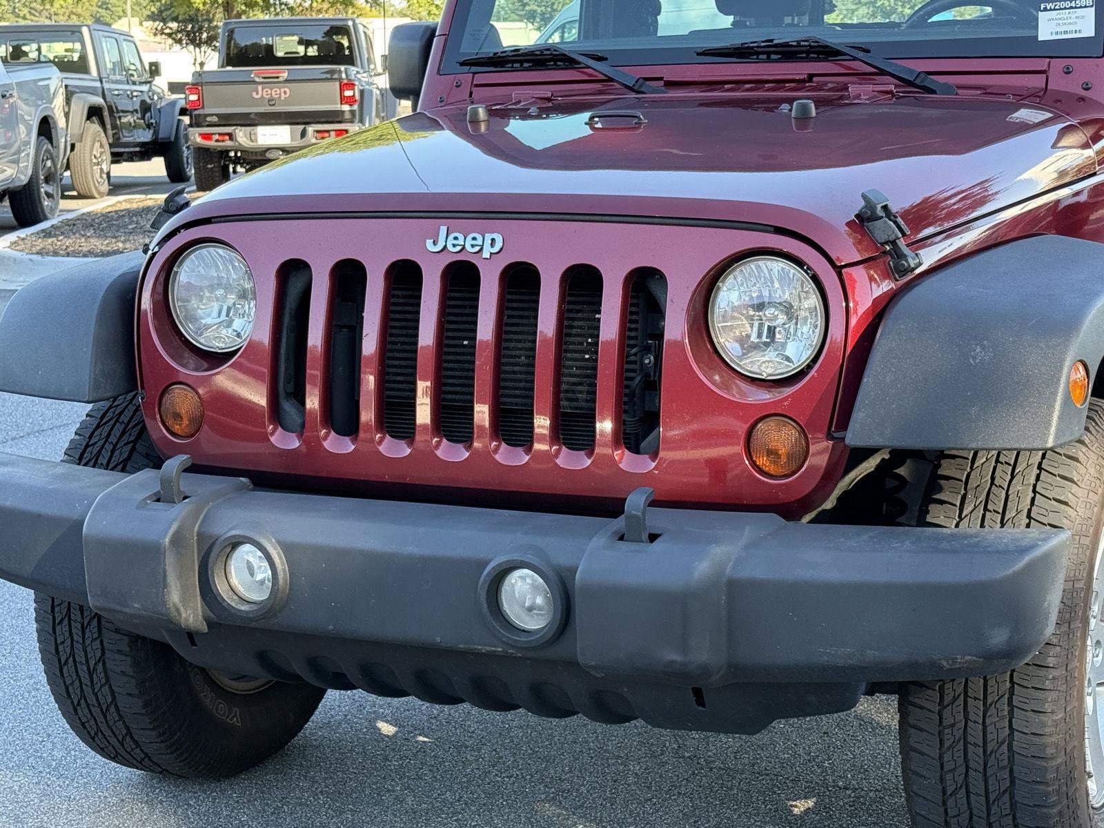 Used 2013 Jeep Wrangler Sport AWD/4WD image 9