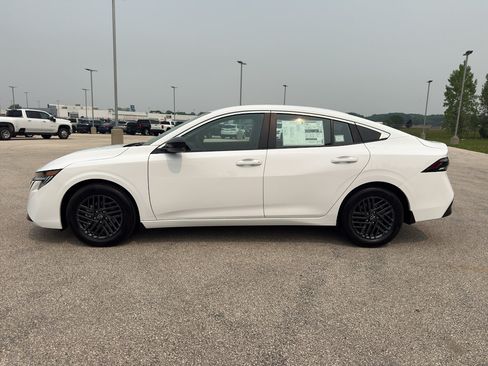 New 2026 Nissan Sentra SV w/ SV Convenience Package FWD image 6