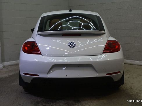 Used 2015 Volkswagen Beetle 1.8T Classic FWD image 6
