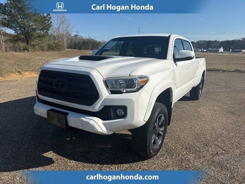 Used 2017 Toyota Tacoma TRD Sport w/ Tow Package image 1