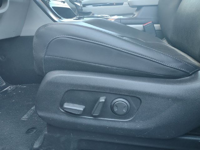 Certified 2024 Kia Carnival EX FWD image 12