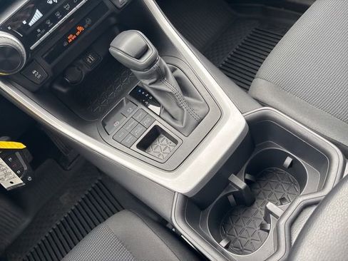Certified 2025 Toyota RAV4 LE image 32
