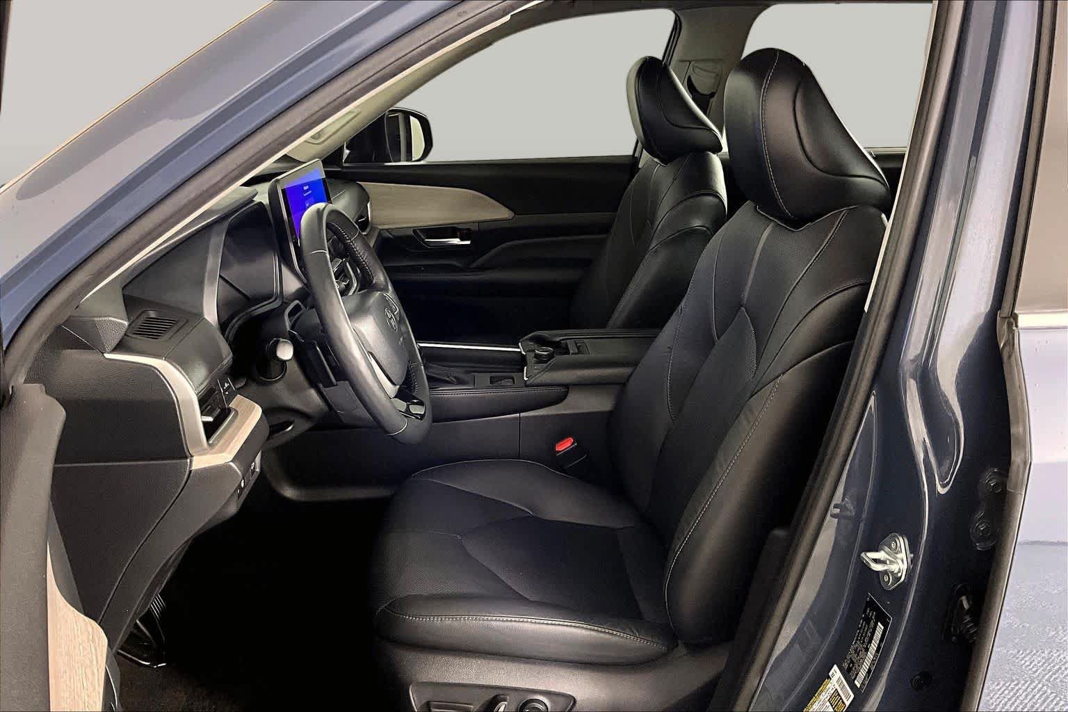 Used 2024 Toyota Grand Highlander AWD image 7