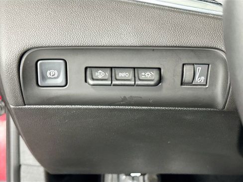 Used 2022 Buick Enclave Premium w/ Surround and Sites Package AWD/4WD image 6
