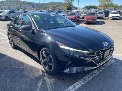 Used 2022 Hyundai Elantra SEL w/ Convenience + Premium Package image 6