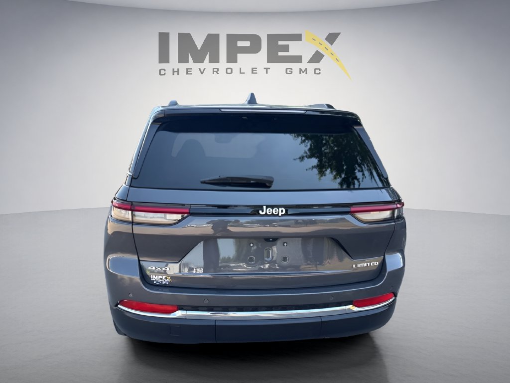 Used 2024 Jeep Grand Cherokee Limited AWD/4WD image 4