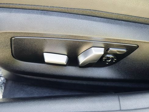 Used 2023 BMW 530e w/ M Sport Package image 11