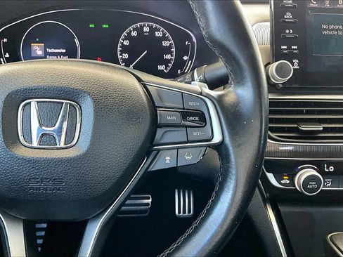 Used 2018 Honda Accord Sport image 11