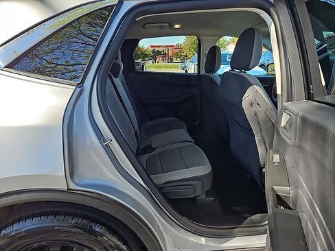 Used 2022 Ford Escape SE image 42
