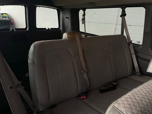 Used 2015 Chevrolet Express 3500 LS w/ Chrome Appearance Package RWD image 12