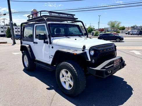 Used 2016 Jeep Wrangler Sport w/ Quick Order Package 24S AWD/4WD image 8