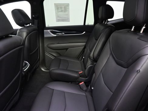 Used 2024 Cadillac XT6 Premium Luxury w/ LPO, Floor Liner Package AWD/4WD image 21
