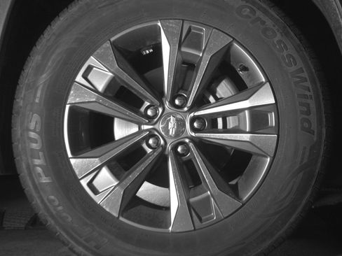 Used 2025 Chevrolet Equinox LT FWD image 13