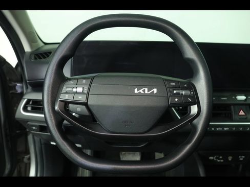 Used 2025 Kia K4 FWD image 17