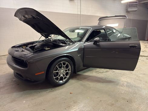 Used 2017 Dodge Challenger GT w/ Technology Group image 9