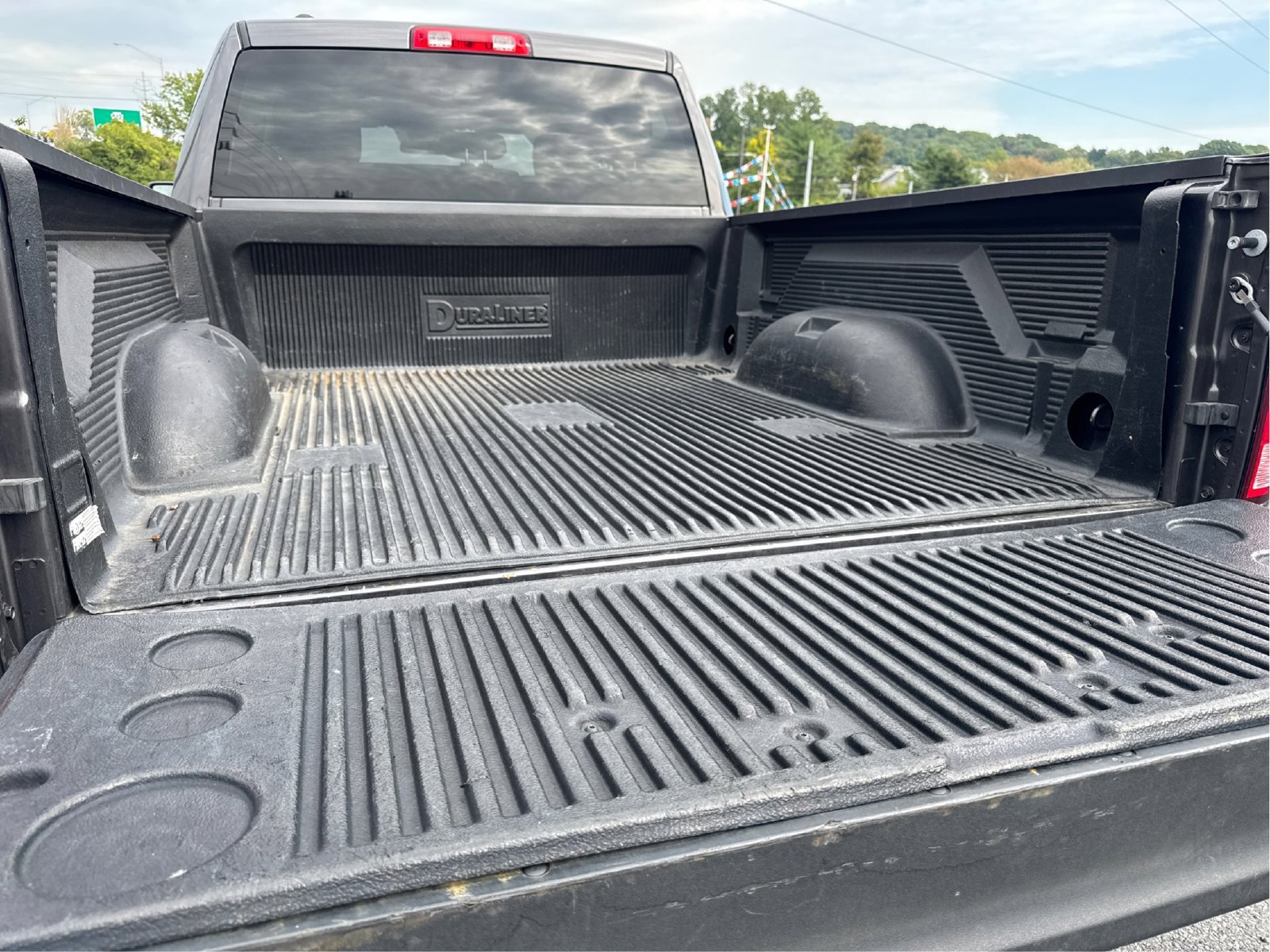 Used 2024 RAM 1500 Classic SLT AWD/4WD image 31