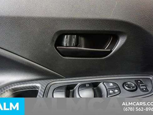 Used 2025 Nissan Versa S w/ Trunk Package image 46