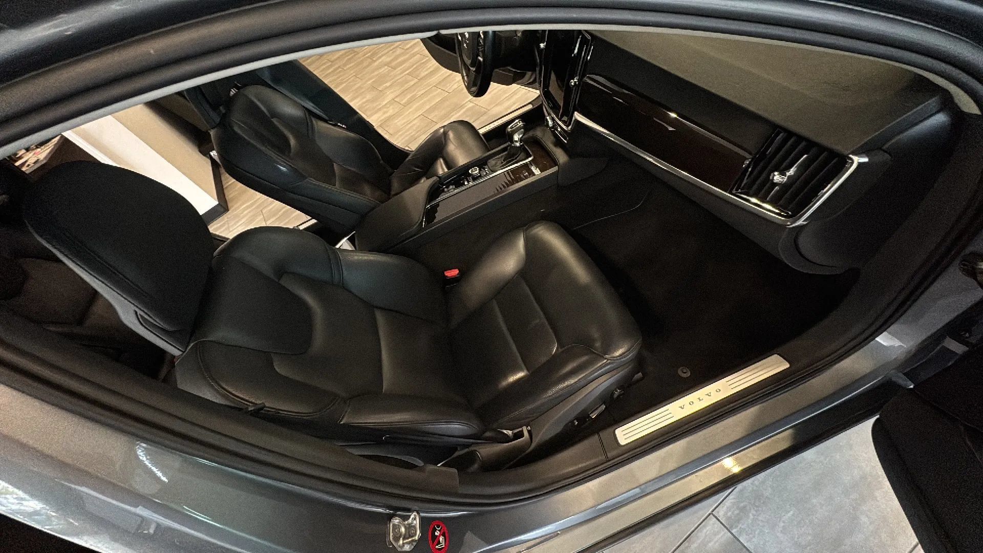 Used 2018 Volvo S90 T6 Momentum AWD/4WD image 28