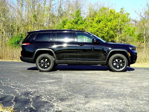 New 2025 Jeep Grand Cherokee L Altitude image 5