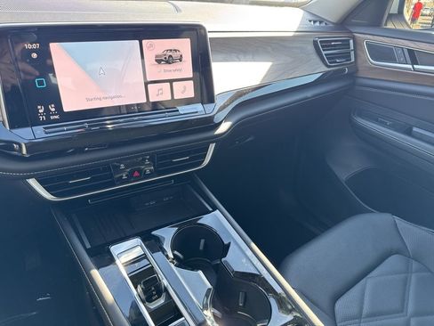 New 2026 Volkswagen Atlas SE FWD image 23