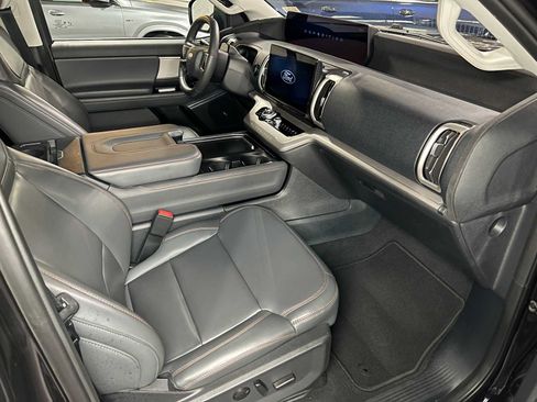 Used 2025 Ford Expedition Active AWD/4WD image 11