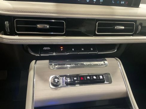 Used 2025 Lincoln Aviator Reserve w/ Equipment Group 201A AWD/4WD image 19