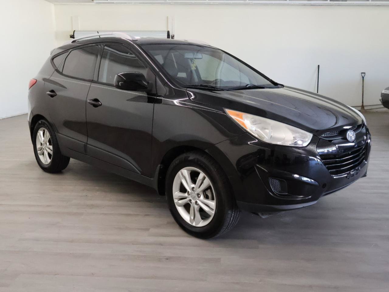Used 2011 Hyundai Tucson GLS FWD image 1