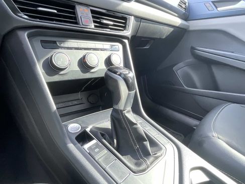 Used 2022 Volkswagen Taos SE image 30