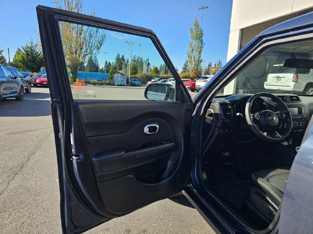 Used 2015 Kia Soul + FWD image 20