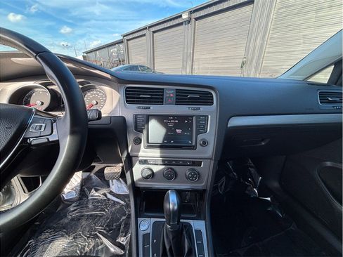 Used 2017 Volkswagen Golf Wolfsburg Edition image 11