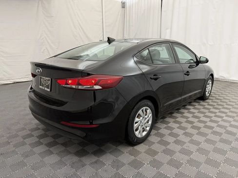 Used 2017 Hyundai Elantra SE FWD image 5
