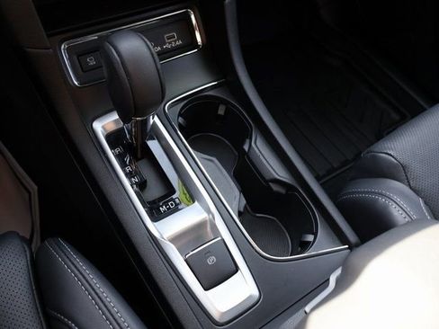 Used 2023 Subaru Ascent Limited w/ Technology Package image 31