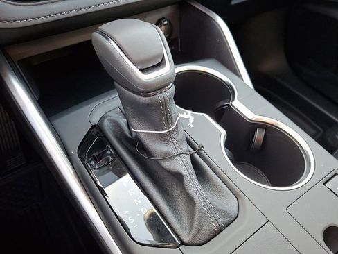 New 2026 Toyota Highlander XLE image 13